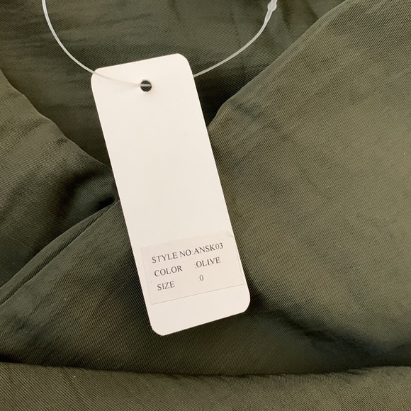 Surrealist olive green skirt - Picture 10 of 11